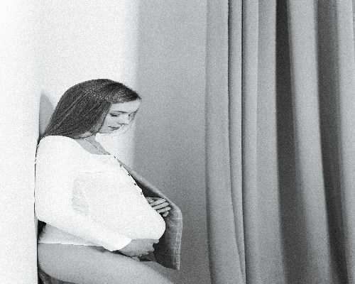 弓形子宫：生育挑战与代怀助孕选择，探秘成因及解决方案