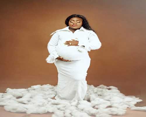 多囊卵巢综合征试管助孕：探究费用与代怀方案